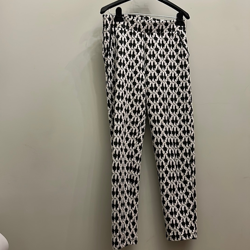 Black And White Jacquard Sprint Pants. Size Small